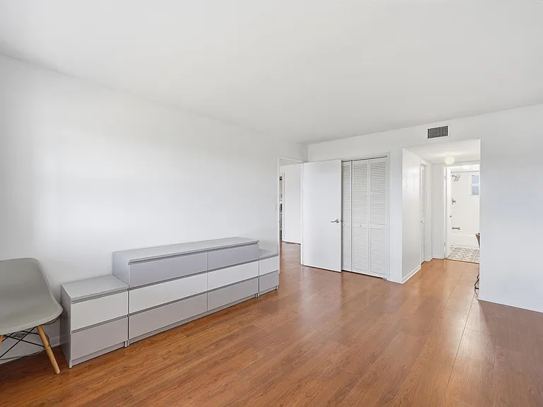 4700 Washington St #506 — Photo 11