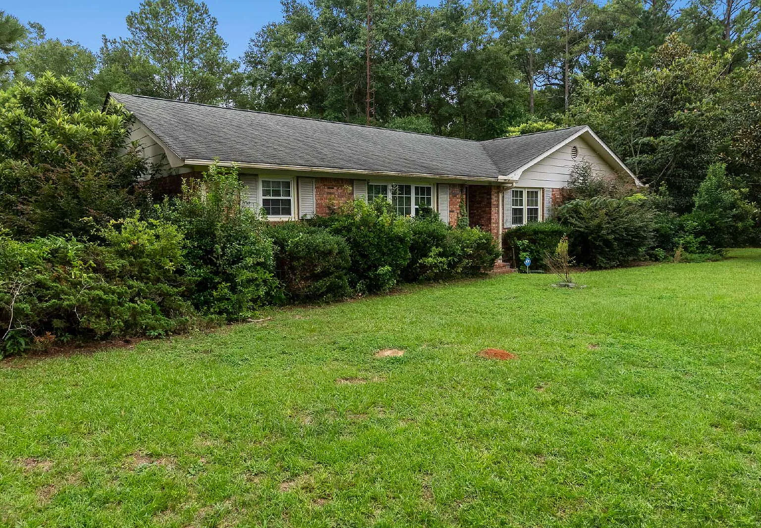 3 bed, 2.0 bath, 1996 sqft, $1,950 — Photo 1