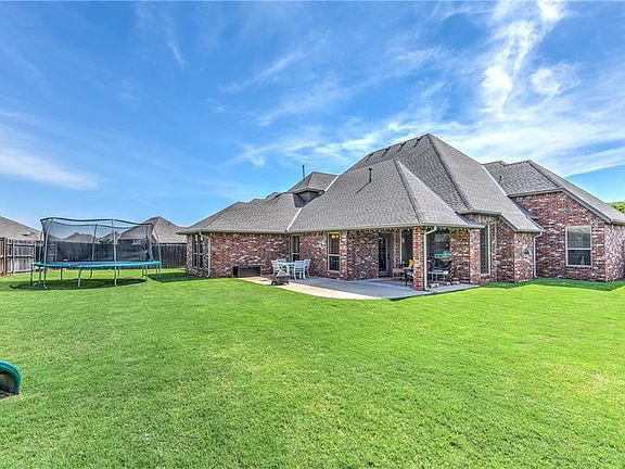 4th image of 15513 Wood Creek Ln