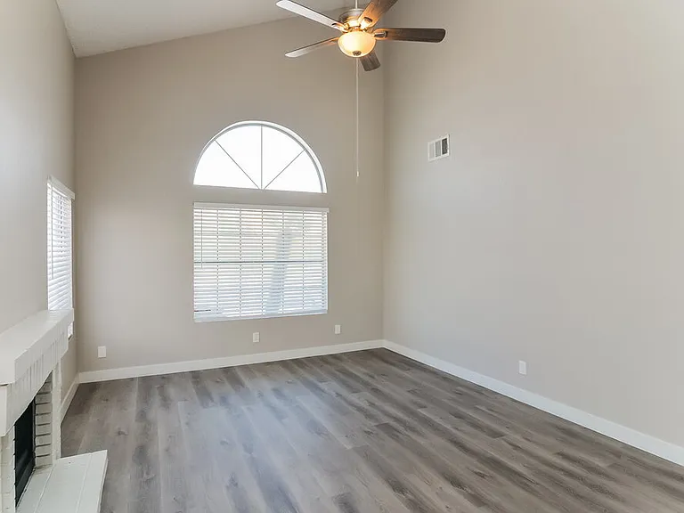 763 Butternut Ct — Photo 5