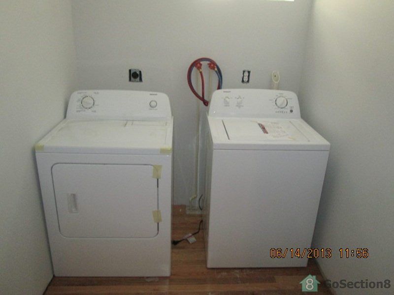 2nd image of 1431 N Potomac St