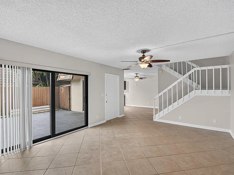 744 Springdale Cir — Photo 19