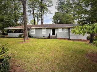 1880 Camellia Ln, Jackson, MS 39204
