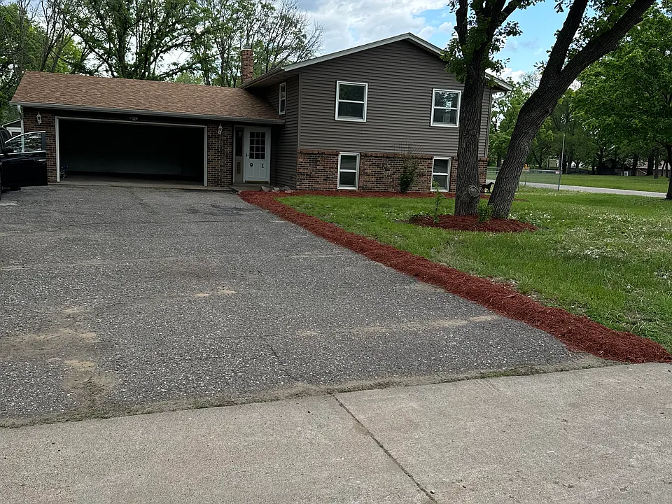 91 Egret Blvd NW