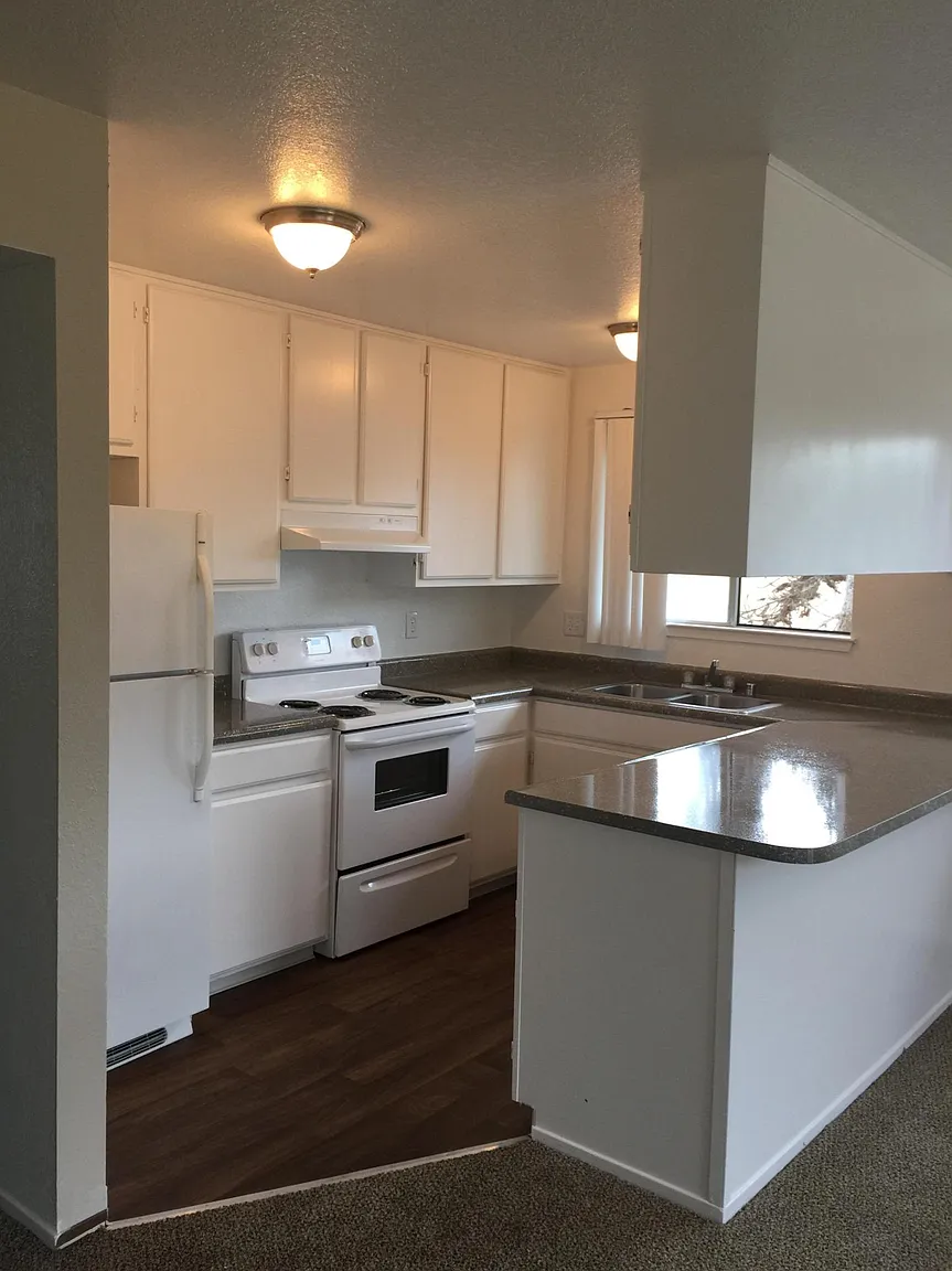 3056 Owen Ave APT 8 photo 1