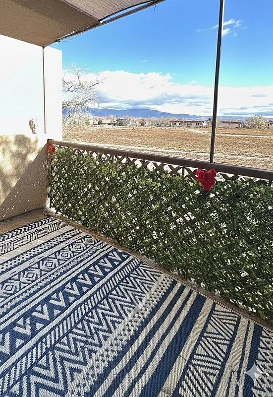 2 bed, 2.0 bath, 1033 sqft, $1,950 — Photo 2