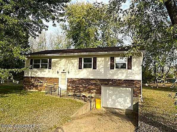 106 Ridge Crest Dr, Linn, MO 65051