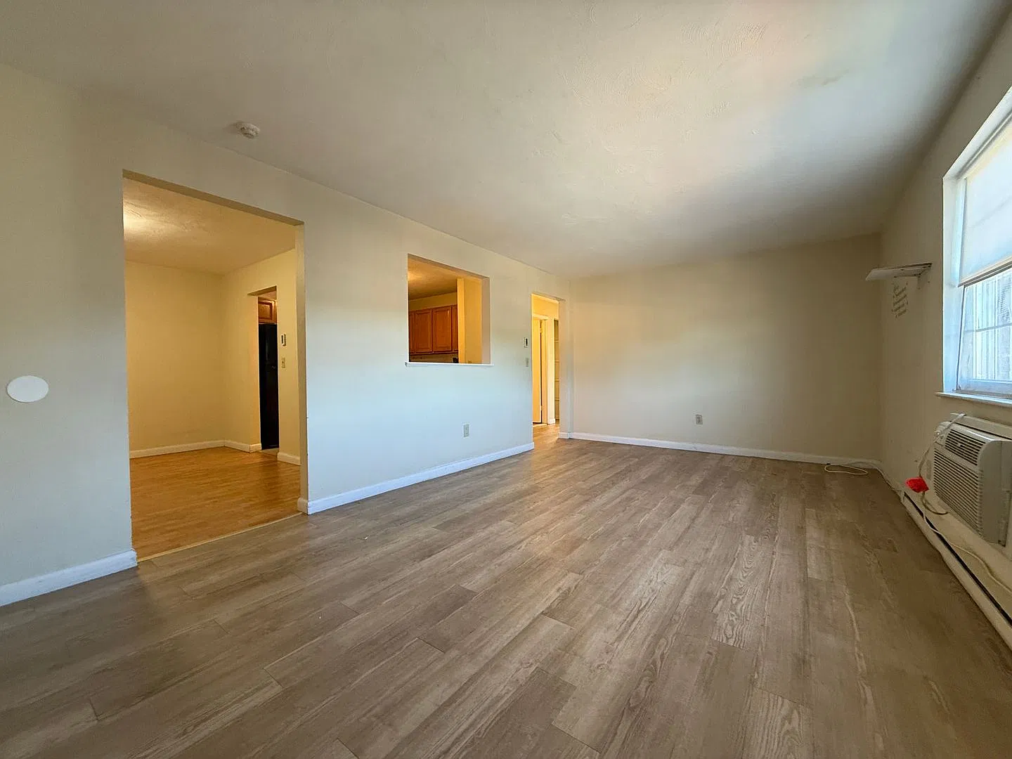 Renovated, Sunny and Spacious Leominster 2 Bed on Central Street. Available Now — Photo 3