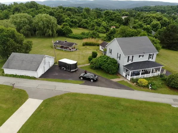 605 Walnut Grove Rd, Connellsville, PA 15425