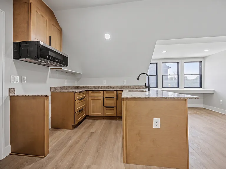 226 Mack Ave #10 — Photo 21