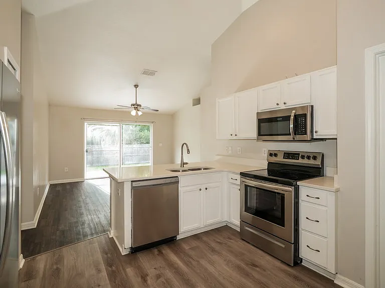6410 Buckhead Ct — Photo 6