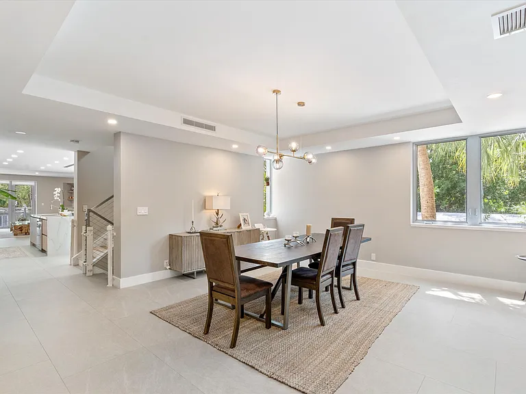 1509 NE 4th Pl — Photo 8