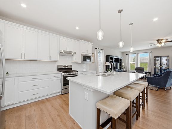 3rd image of 3203 Sweetgrass Cir
