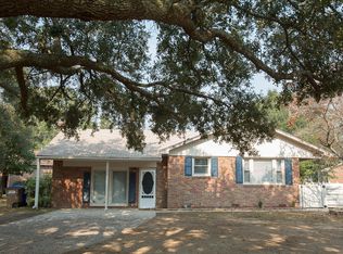 1332 Honeysuckle Ln, Charleston, SC 29412