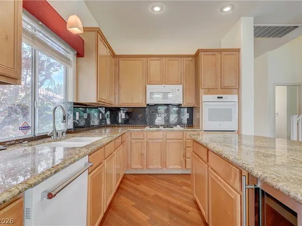 33 Staghorn St, Henderson, NV 89012