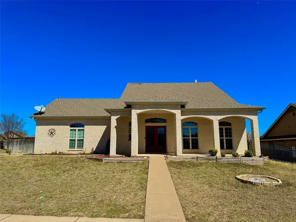 120 Camelot St, Glen Rose, TX 76043