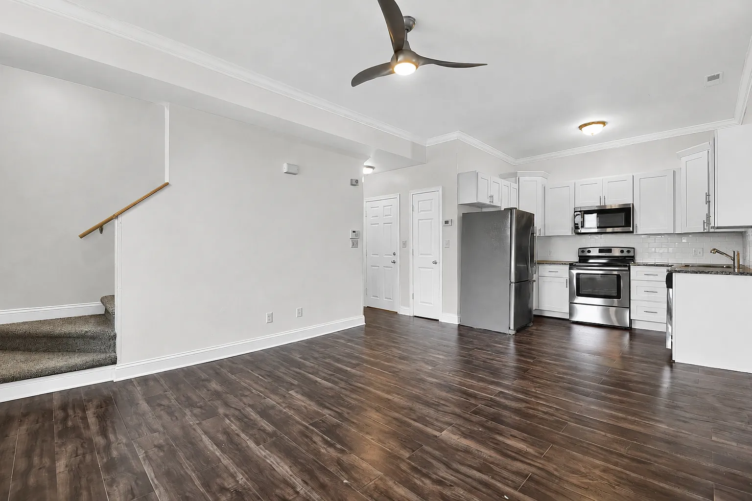 1 bed, 1000 sqft, $1,295 — Photo 3