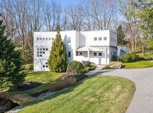 190 Hunt Valley Cir, Berwyn, PA