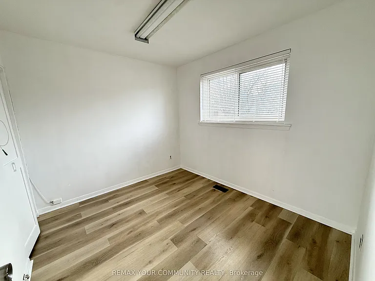 17 Regatta Cres #UPPER — Photo 17