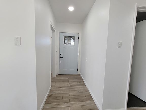 2nd image of 919 W H St