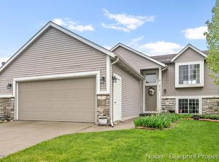 3078 Stonewood St NW, Grand Rapids, MI 49504