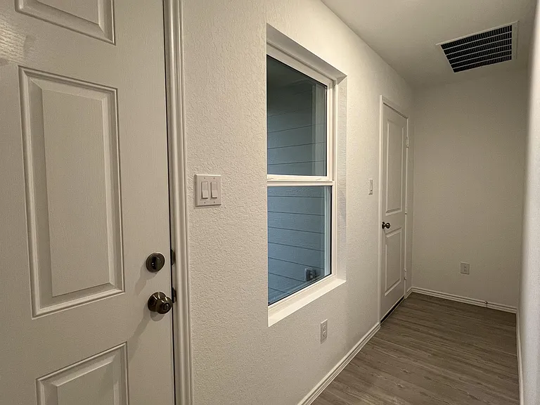 9904 Wye Ml — Photo 33
