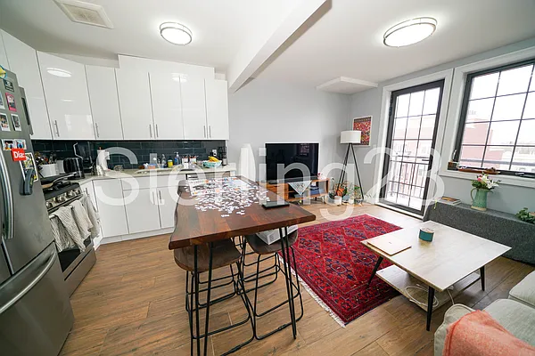 Rented by Sterling Realty Solution Inc | media 10