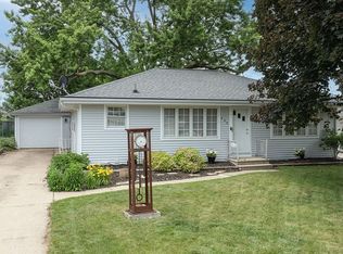408 23rd St NW, Cedar Rapids, IA 52405