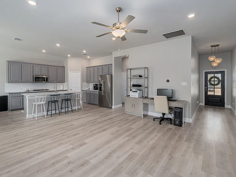 4104 Mockingbird Ln — Photo 9