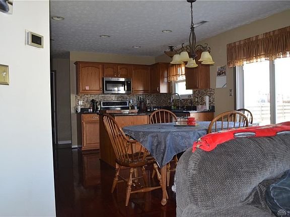 5th image of 6932 Greeley Ave