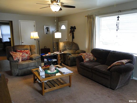 4th image of 748 Memorial Dr