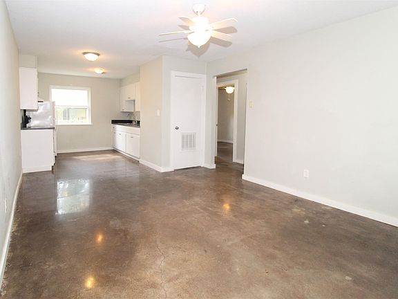 4th image of 15 W Martin Luther King Blvd APT 5