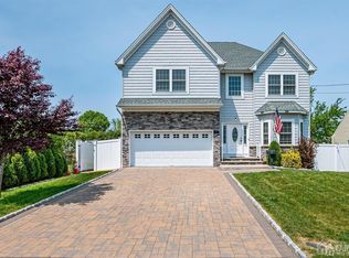 7 W Warren St, Iselin, NJ