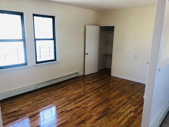 3rd image of 4 Eastman Pl APT 3