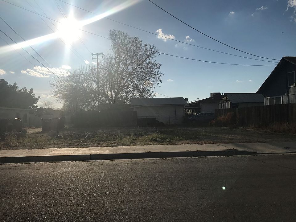 2nd image of 2825 Lee St