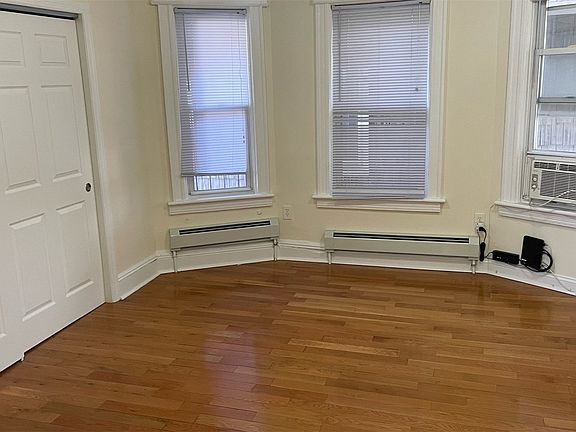 4th image of 9133 97th St Fl 2