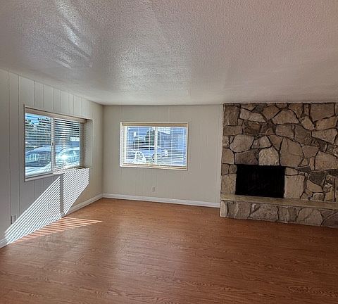 4th image of 2115 Gates Ave #A