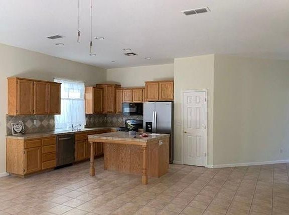 2nd image of 2424 Verona Ct