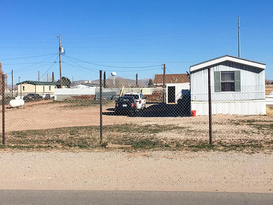 2nd image of 3590 Vanderveer Dr