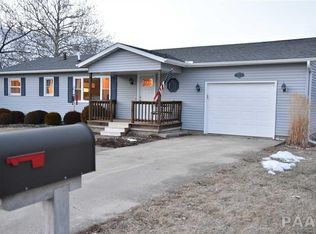 711 E Madison St, Metamora, IL 61548