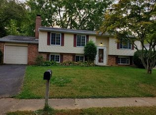 9327 Willow Pond Ln, Burke, VA 22015