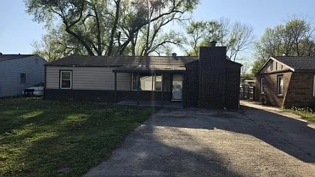 Building Photo - 261 S Stewart Dr
