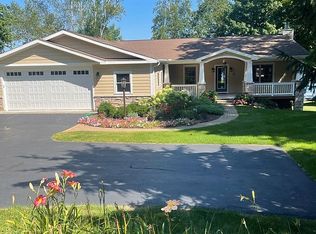 2241 S Lake Shore Dr, Lake Leelanau, MI 49653