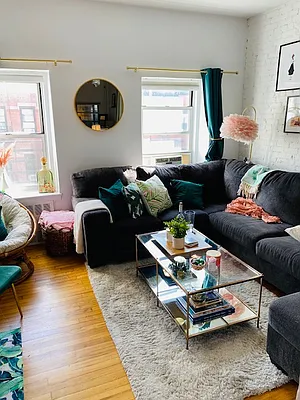 Rented by Bank Neary | media 25