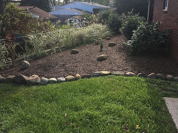 310 Landscaped side yard.