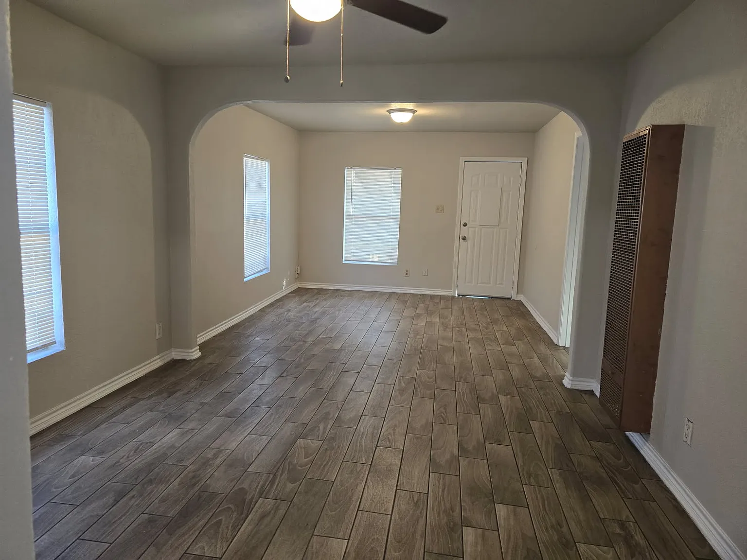 2933 Ruiz St — Photo 4