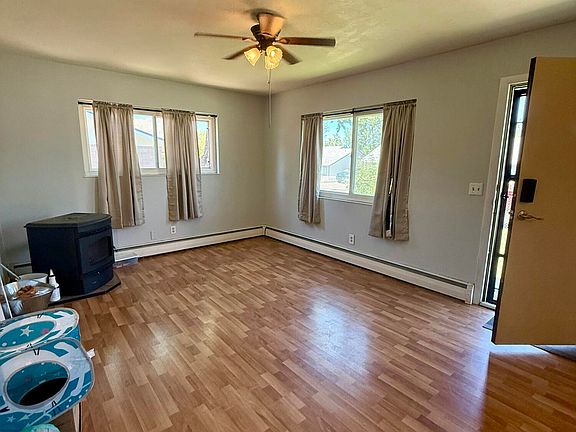 3rd image of 1652 Lahontan Ave