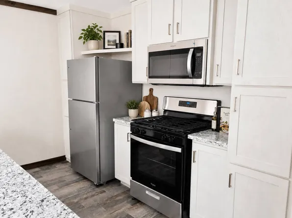 2403 Clayton Ave #38, Albert Lea, MN 56007
