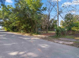 4809 Hawkins Dr, Pace, FL 32571