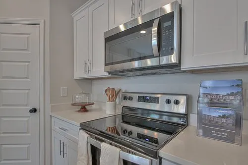 1801 Townhomes — Photo 9